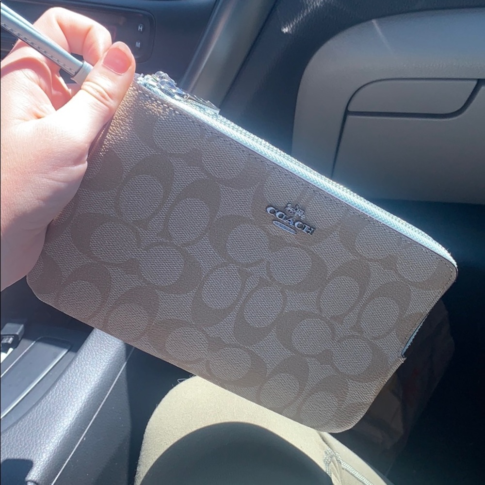 Coach Wristlet (Teal Accents)